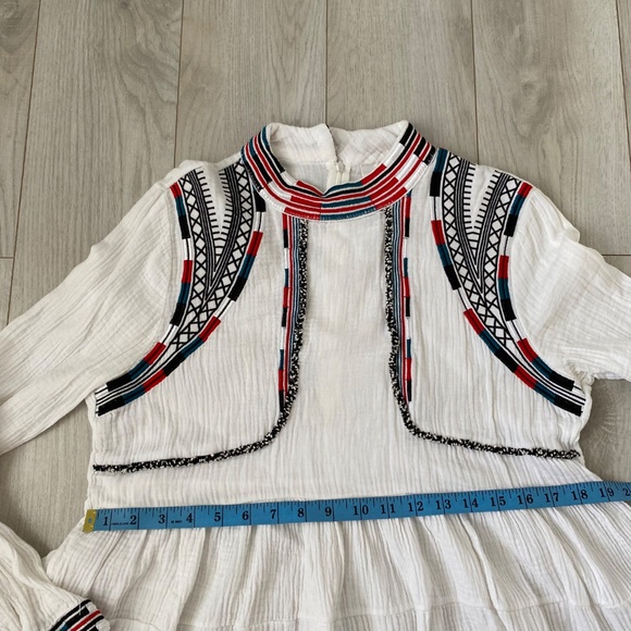 Long Sleeve White Textured Gauze Top With Embroidered Detail - Picture 6 of 9